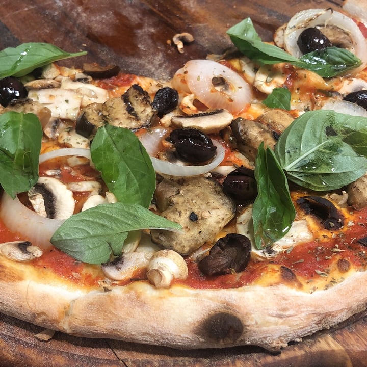 review photo of Duo Pizza vegan shared by @paolaskaff on 02 Oct 2021 - review