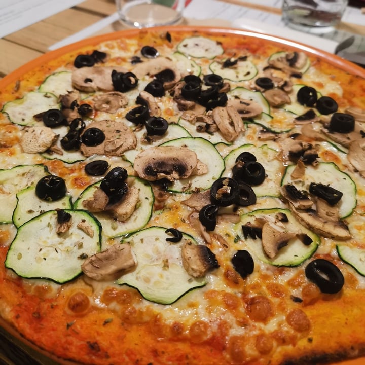 photo of Dolce Pizza y Los Veganos Pizza 4 estaciones shared by @salomejaramillo on  12 Dec 2021 - review