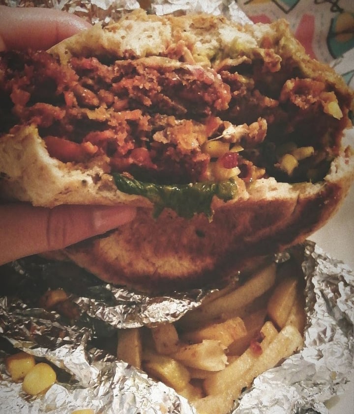 review photo of Pan de Nobles Hamburguesa especial de falafel shared by @maranz on 19 Aug 2019 - review