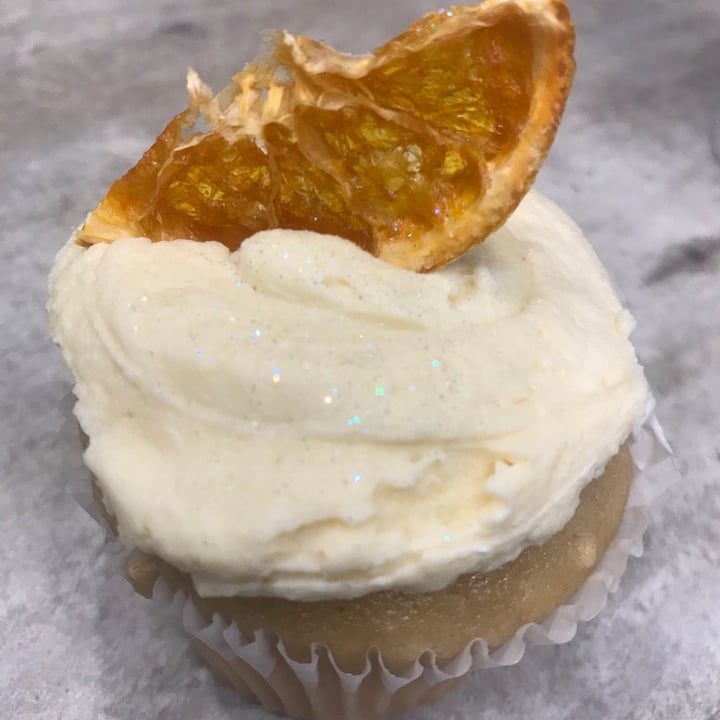 photo of Jays Java & Juice Vanilla Cupcake with Lemon Frosting shared by @sarahjeggle on  07 Apr 2021 - review