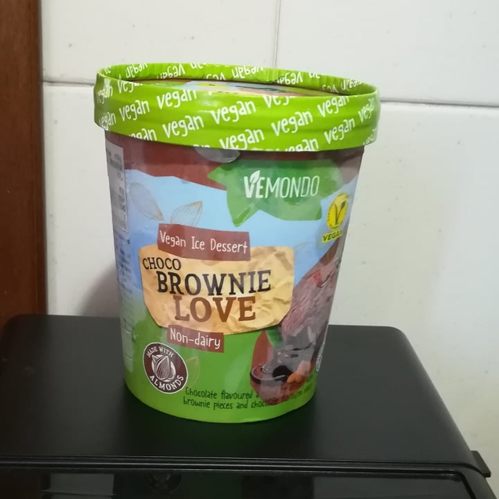 photo of Vemondo  vegan choco brownie icecream shared by @aneres on  28 Aug 2022 - review