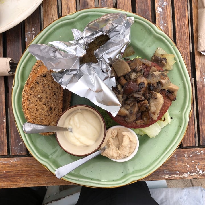 review photo of Baobab Burguer gourmet shared by @neil on 05 Jan 2021 - review