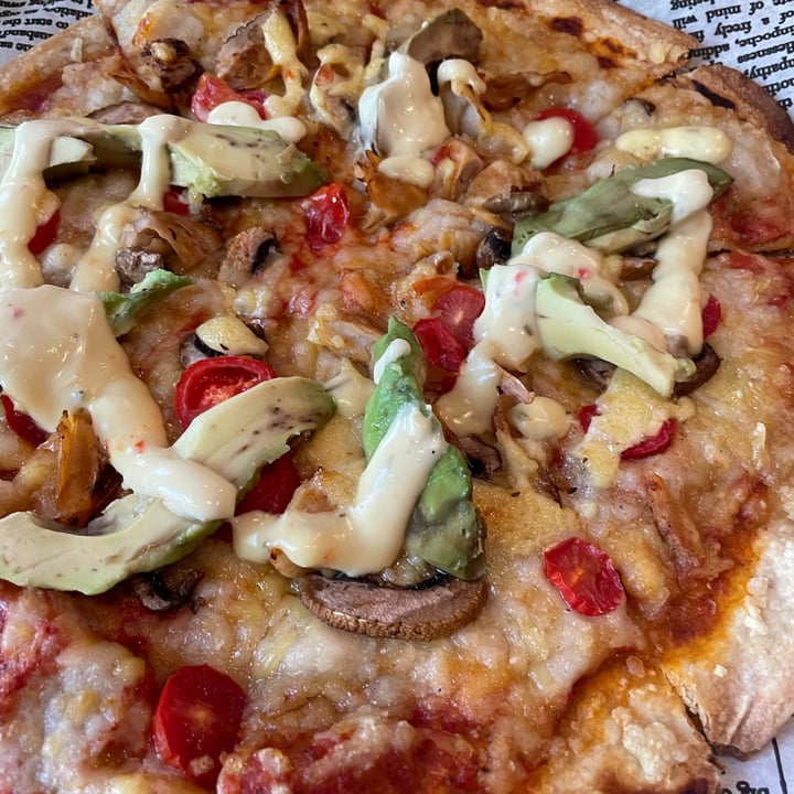 photo of Vegan Streetfood Deli - Obs Chickless Mayo Pizza shared by @sparkleshinejen on  04 Aug 2021 - review