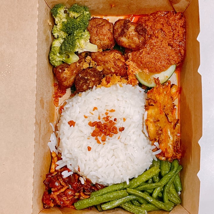 photo of Warung Ijo Nasi Lemak Fried Chicken shared by @veggiexplorer on  08 May 2021 - review