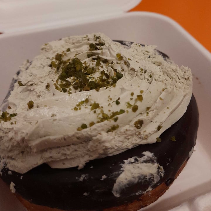 review photo of Chök The Chocolate Kitchen Kronut De Chocolate Y Crema De Pistacho shared by @corazondepitahaya on 12 Oct 2021 - review