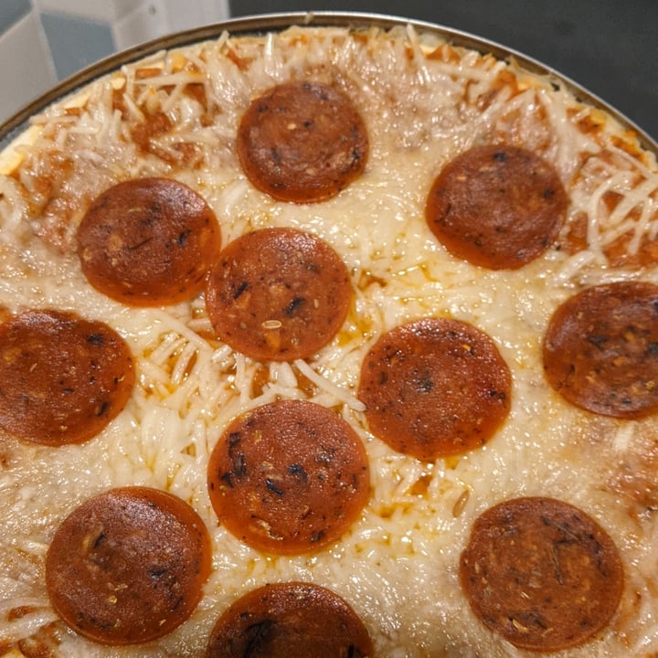 photo of Daiya Meatless Meat Lover’s Pizza shared by @sunporklegogay on  04 Jan 2021 - review