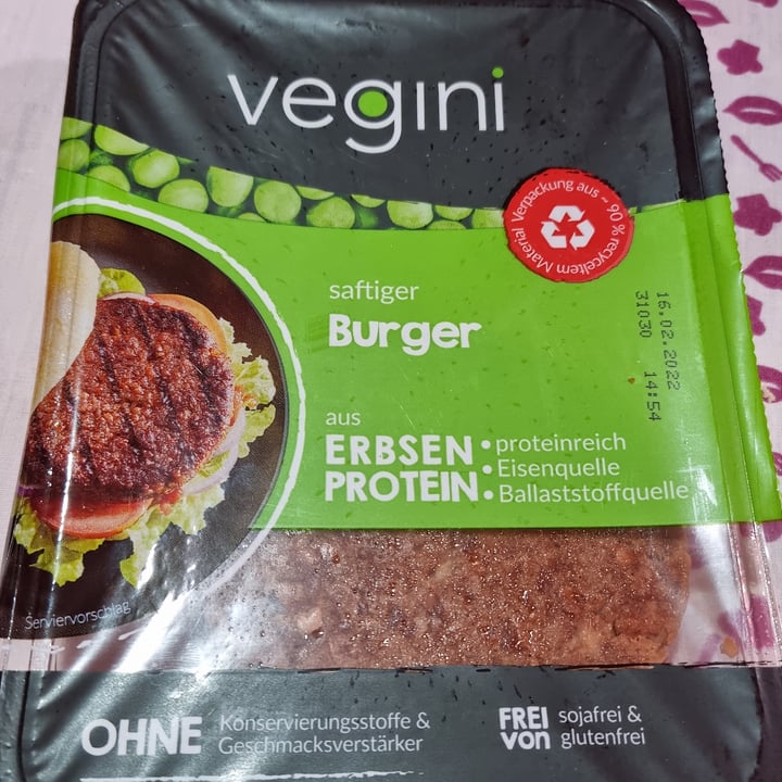 photo of Vegini Burger shared by @francy82 on  16 Feb 2022 - review
