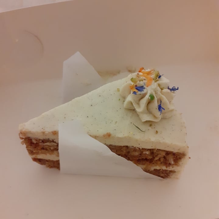 photo of H.U.G Bageri Carrot Cake shared by @fra102030 on  26 Apr 2022 - review