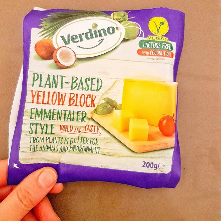 photo of Verdino Queso tipo emmental shared by @littleveganpanda on  27 Feb 2021 - review