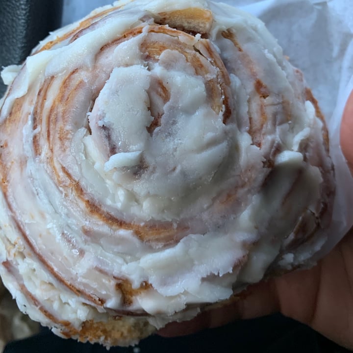 photo of Terms of Endearment Cinnamon Bun shared by @angelicabiancaa on  26 Jan 2021 - review