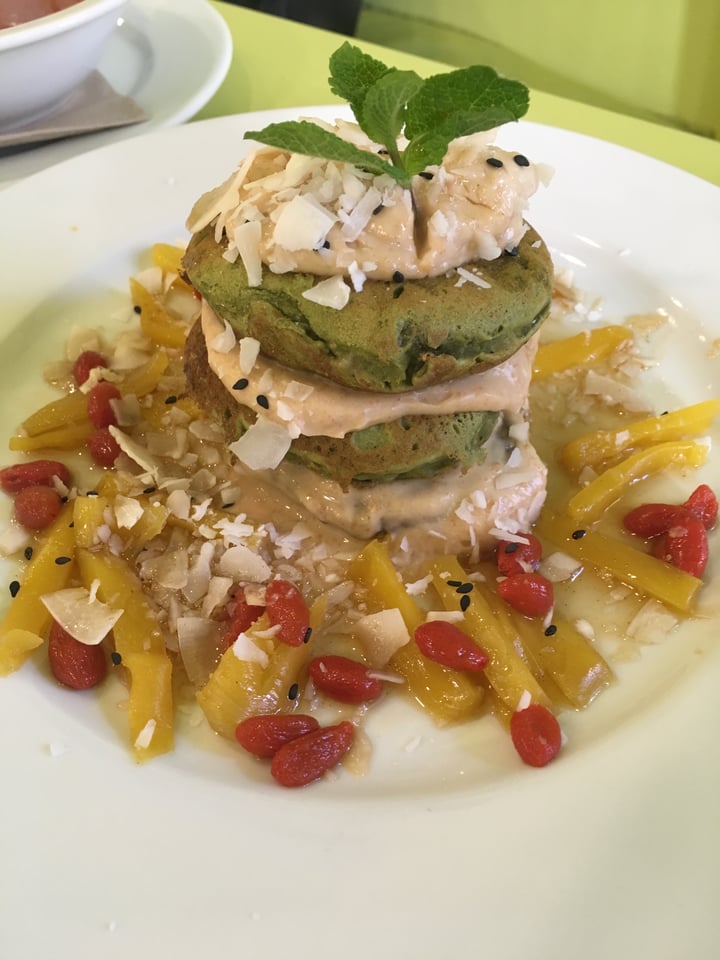 review photo of Bistro Puro Fluffy pancakes with matcha, peanut butter, coconut cream and sweet jackfruit shared by @zalexanna on 12 Mar 2018 - review