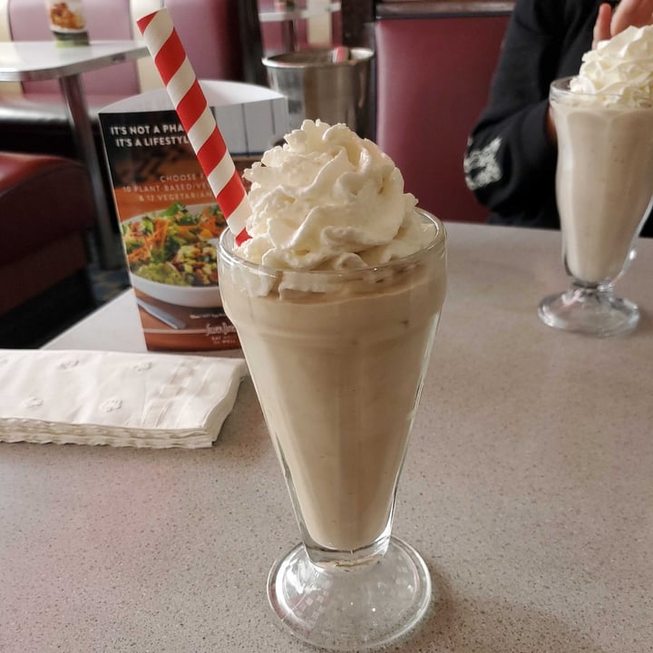 photo of Silver Diner- Cherry Hill Mocha Cold Brew Plant-Based Shake shared by @lucyfoxx on  04 Oct 2022 - review
