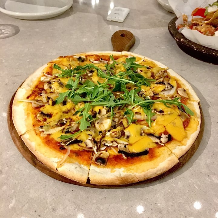 photo of Genius Central Singapore Mixed Mushroom Pizza (Veganized) shared by @pahulnotpaul on  25 Jan 2021 - review