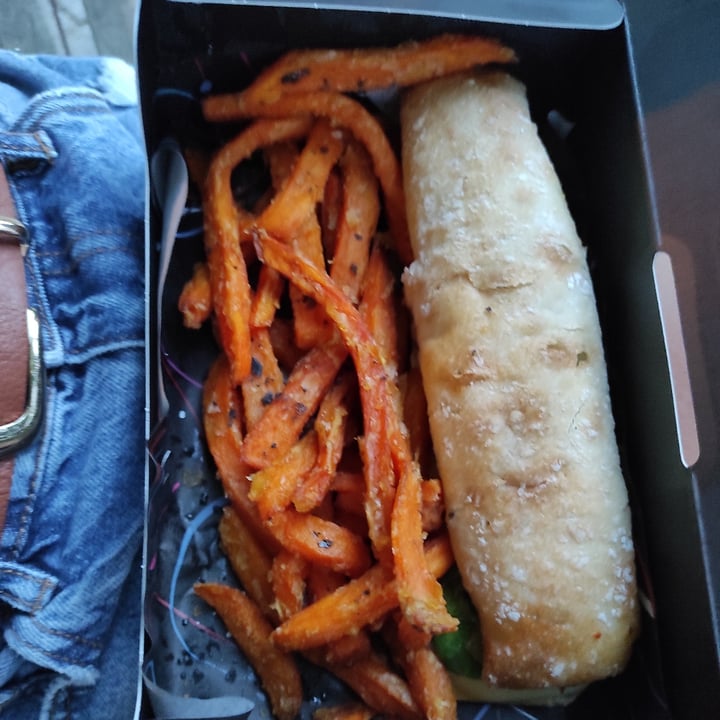 photo of Guakame Street Food Super bocata de heura shared by @ngn28 on  28 Jul 2021 - review