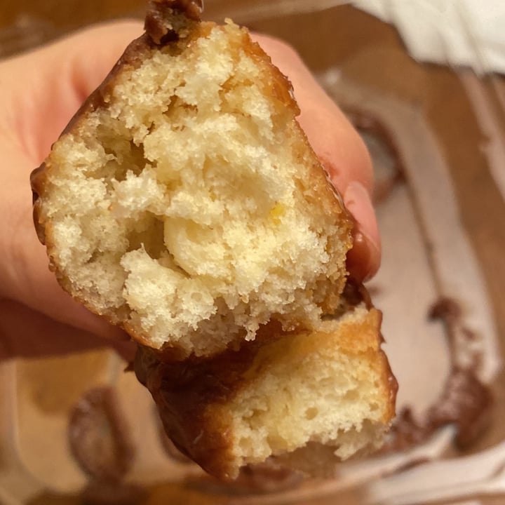 photo of Whole Foods Market Vegan Chocolate Donut shared by @pherz on  29 Jan 2022 - review