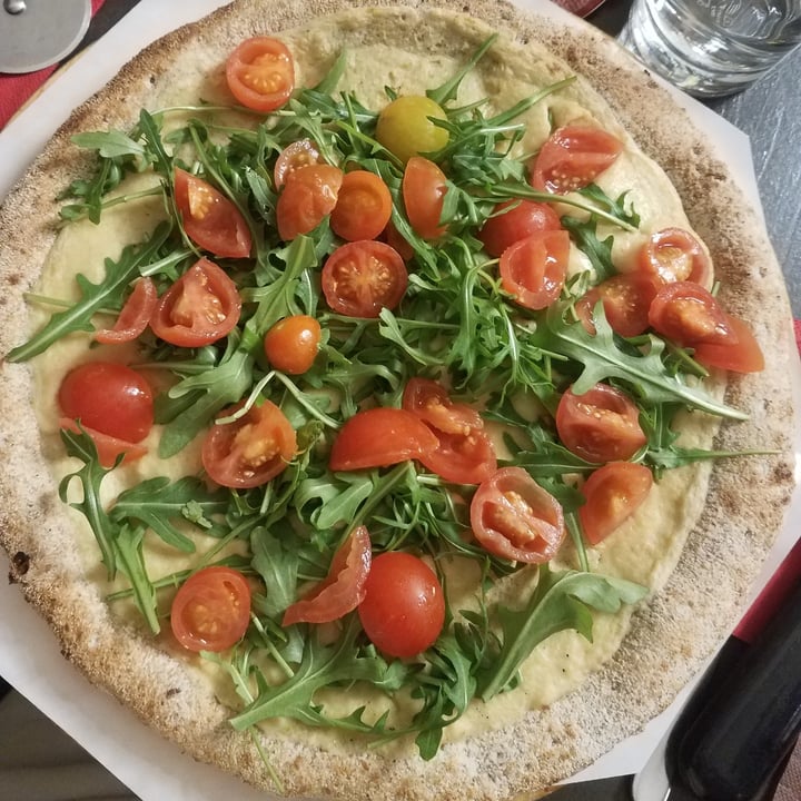 photo of Pizza Ad Hoc Pizza Personalizzata shared by @vicanarc on  28 Feb 2022 - review