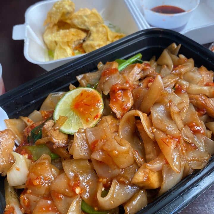 review photo of My Thai Vegan Cafe Pad See Ew with veggie chicken shared by @wheresariana on 19 Apr 2022 - review