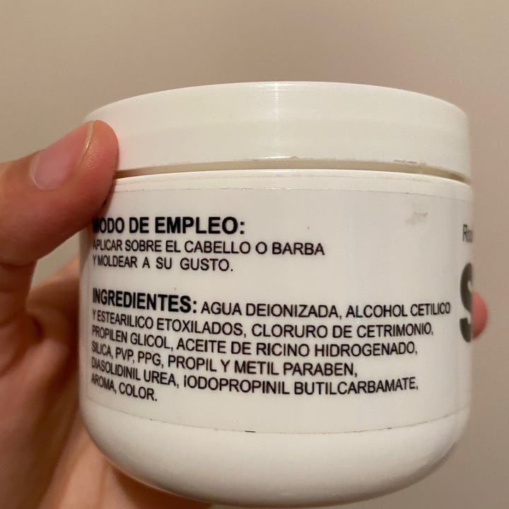 review photo of Rock the Scissors Pomada Para El Cabello shared by @anacasillas on 22 Nov 2020 - review