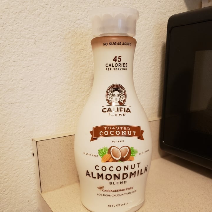 photo of Califia Farms Toasted Coconut Almondmilk Blend shared by @leannbecker on  01 Oct 2020 - review