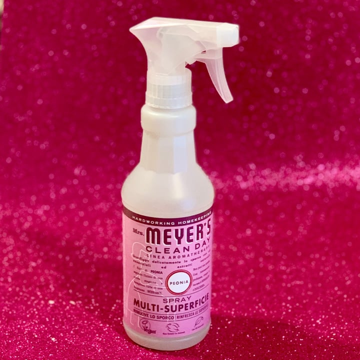 photo of Mrs. Meyer's Clean Day Peony Multi-surface Everyday Cleaner shared by @gingersaint on  09 Dec 2022 - review