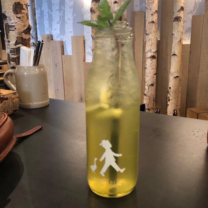 photo of Hans Im Glück German Burgergrill Mango ginger lemonade shared by @aishahalattas on  23 Jul 2020 - review