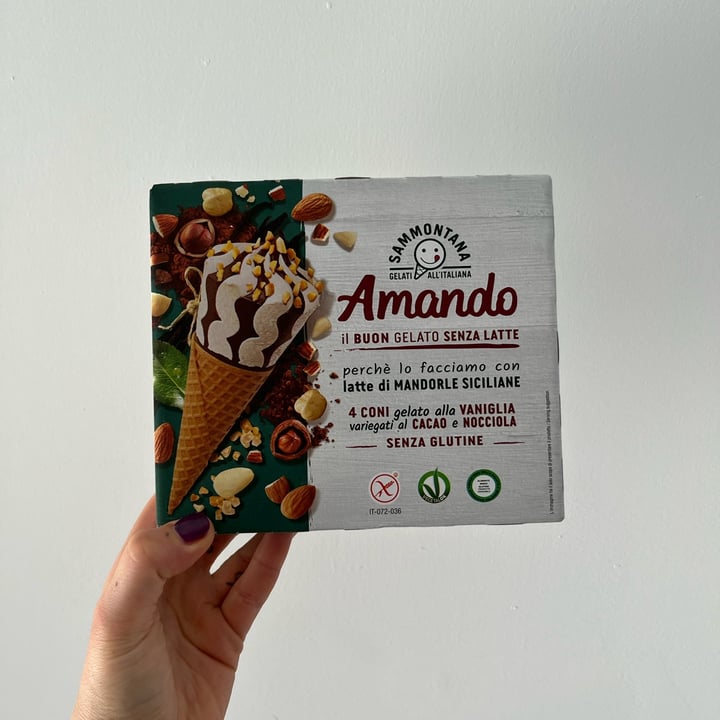 review photo of Sammontana cornetto Vaniglia Variegato Con Cacao E Nocciola shared by @ver0nika on 20 Jun 2022 - review