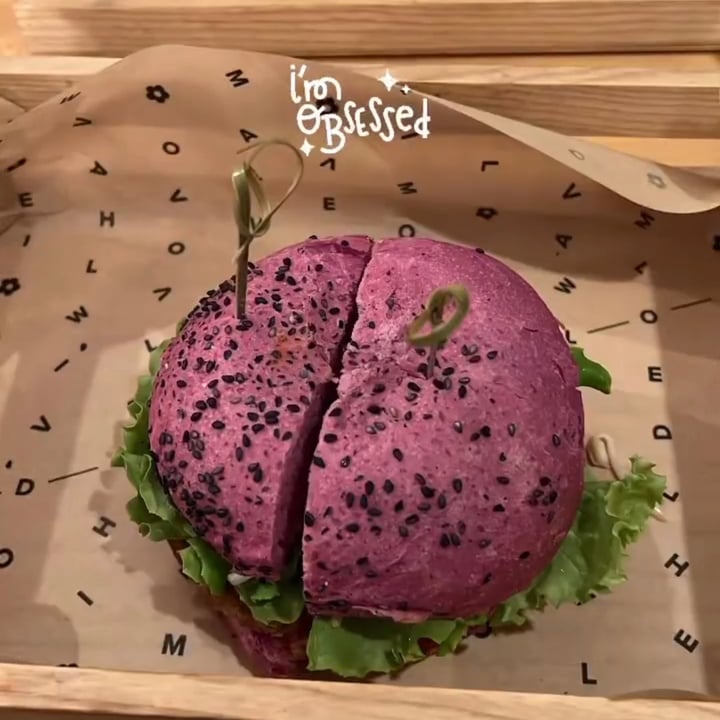 Flower Burger Bologna, Italy Cherry Bomb Review abillion