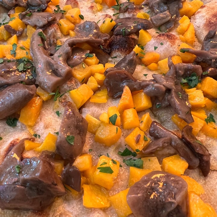 photo of Berberè Colonne Zucca e funghi - Pizza shared by @fsc on  21 Nov 2022 - review