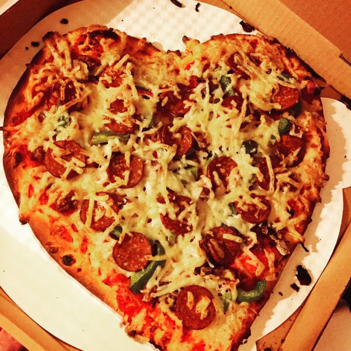 review photo of Fresh Brothers - West Hollywood Vegan “Da Works” Pizza shared by @carolynsanity on 17 Mar 2021 - review