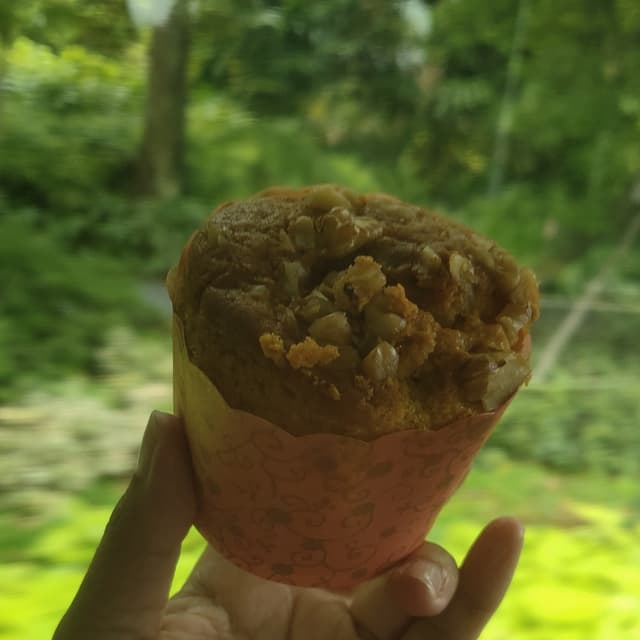菜肴“Walnut Gula Melaka Muffin”的照片