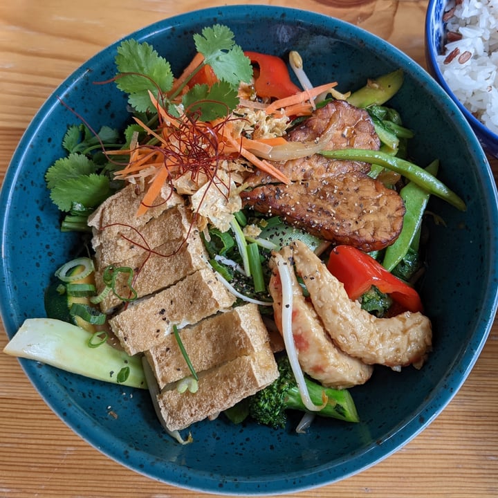 review photo of Viet Next Door Dreierlei Teller shared by @fl0 on 27 Apr 2022 - review