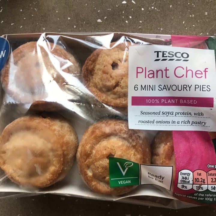 photo of Tesco Plant Chef 6 Mini savoury pies shared by @camyfanizza on  14 Jul 2021 - review
