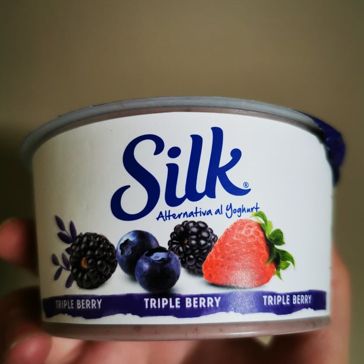 photo of Silk Plain Almondmilk Yogurt Alternative shared by @erimch on  28 Apr 2020 - review