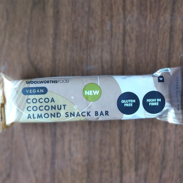 photo of Woolworths Cocoa Coconut Almond Snack Bar shared by @laurenbettyd on  09 Feb 2021 - review
