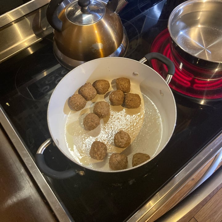 photo of Gardein Classic Meatless Meatballs shared by @lansterm on  16 Dec 2022 - review