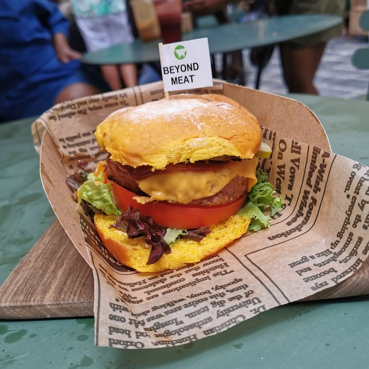 review photo of Vegan Street Food ZA Beyond Burger shared by @leafmagza on 01 Dec 2020 - review