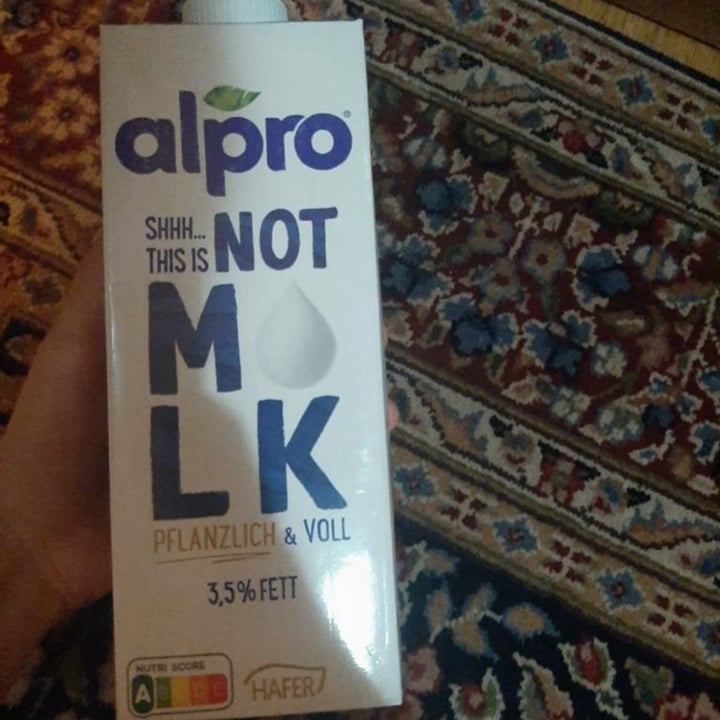 photo of Alpro This is not milk 3,5% Fett shared by @chiaraedo16 on  31 Mar 2022 - review