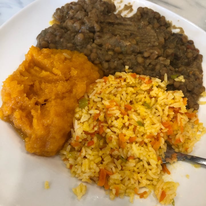 photo of Soca Vegan Kitchen Lentils with mashed pumpkin and pimento carrot rice shared by @natalielovesbeans on  08 Dec 2022 - review