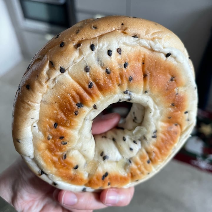 photo of Baker & Cook Onion Sesame Seed Sourdough Bagel shared by @carachew on  03 Jan 2022 - review