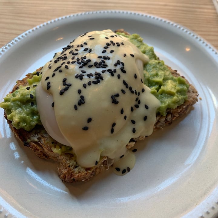 review photo of Frutas Prohibidas Huevos Venedict shared by @gechauca28 on 16 Mar 2021 - review