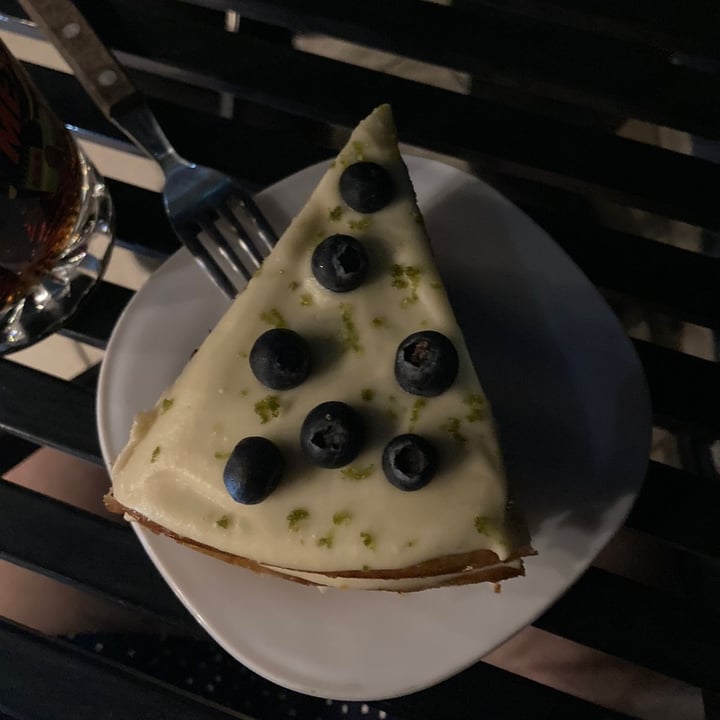 photo of Ixteriolo's Pastel de Blueberry shared by @karlazavala on  16 Jan 2022 - review