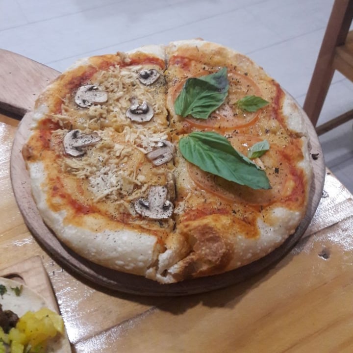 photo of Mercy vegan food Pizza punkisdad shared by @milenaq on  15 Nov 2021 - review