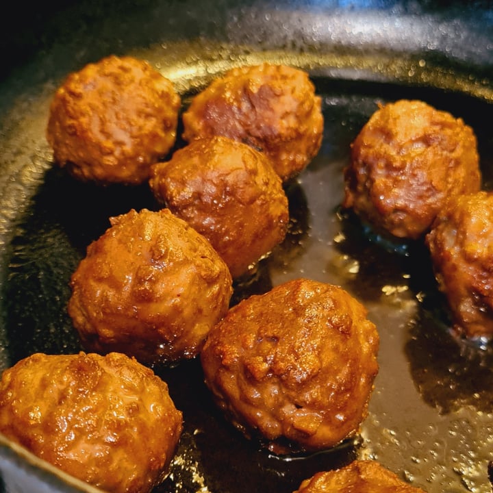 review photo of Earth Grown Meatless Meat Balls shared by @nightinghale on 13 Feb 2021 - review