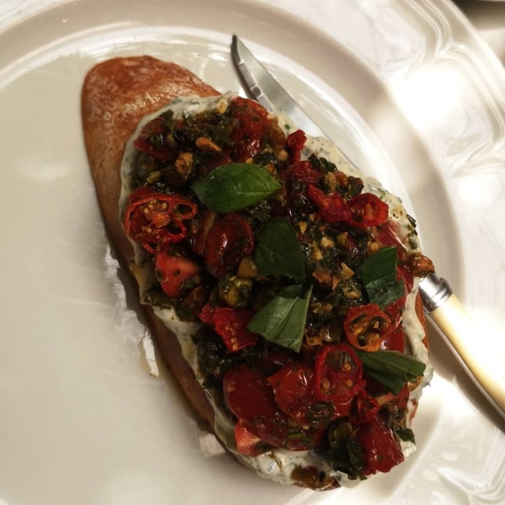 photo of Le Parc by tashas Caprese On Toast shared by @rebekka on  03 Nov 2020 - review