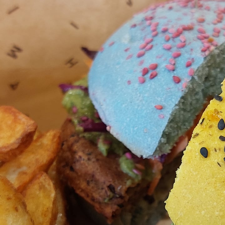 photo of Flower Burger Puffo edition shared by @gemmaviva on  27 Mar 2022 - review