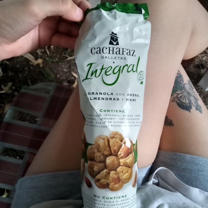 photo of Cachafaz Galletas Integral de Granola con Avena, Almendra y Mani shared by @misosalazar on  11 Jan 2021 - review