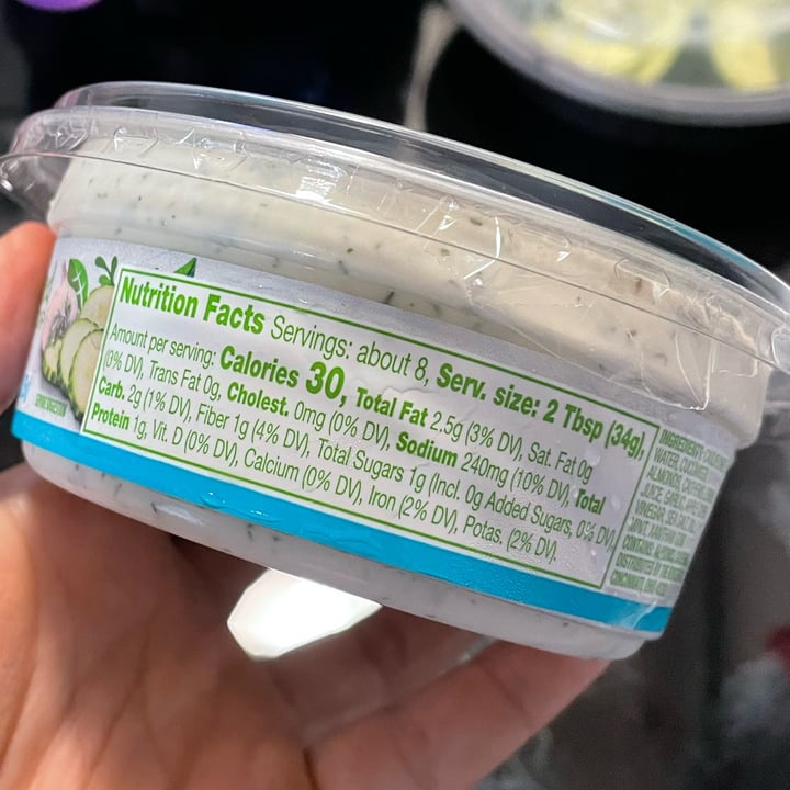 photo of Simple Truth Tzatziki Plant-Based Cauliflower Dip shared by @ellesegarcia on  01 Jun 2022 - review