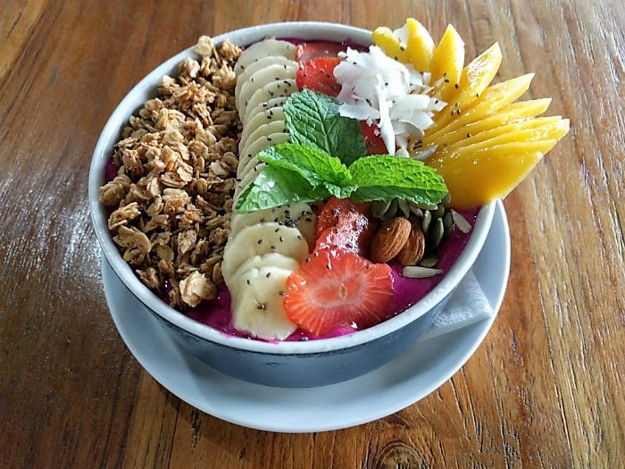 photo of Eko Cafe Bali Dragon Fruit Smoothie Bowl shared by @loosi on  03 Dec 2017 - review