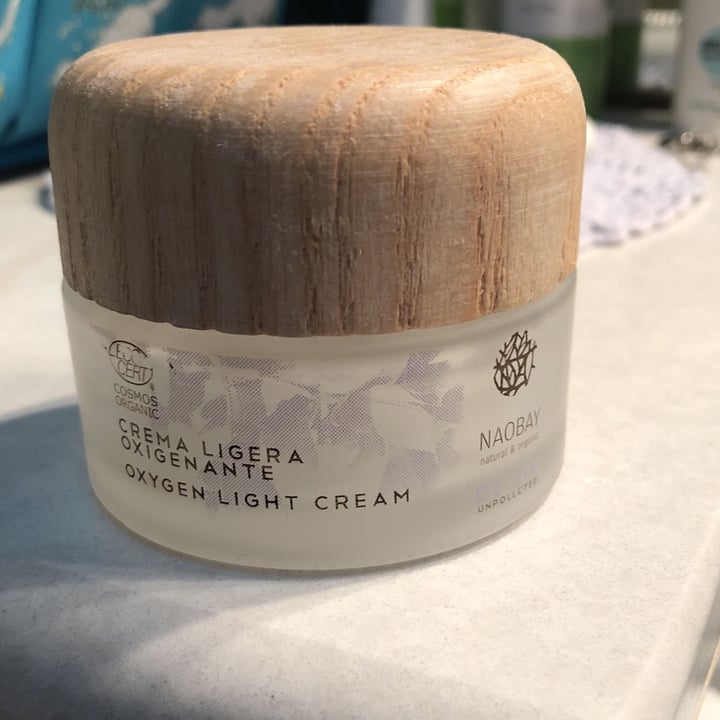 photo of Naobay Crema ligera oxigenante día shared by @giopsy24 on  01 Apr 2022 - review