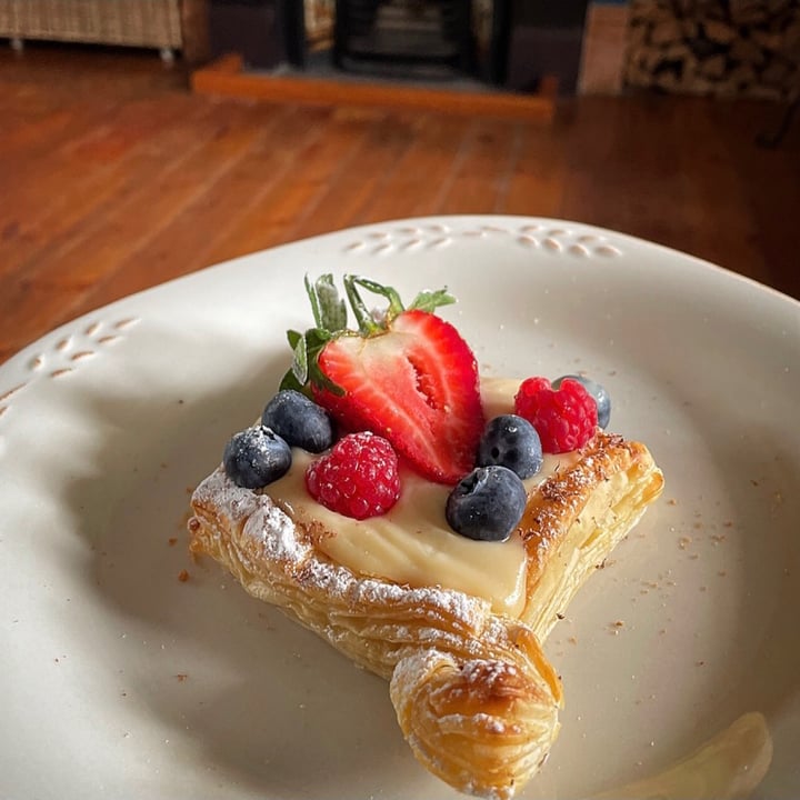 review photo of Vegan Streetfood Deli - Obs Custard Danish shared by @capetownvegan on 31 Oct 2022 - review